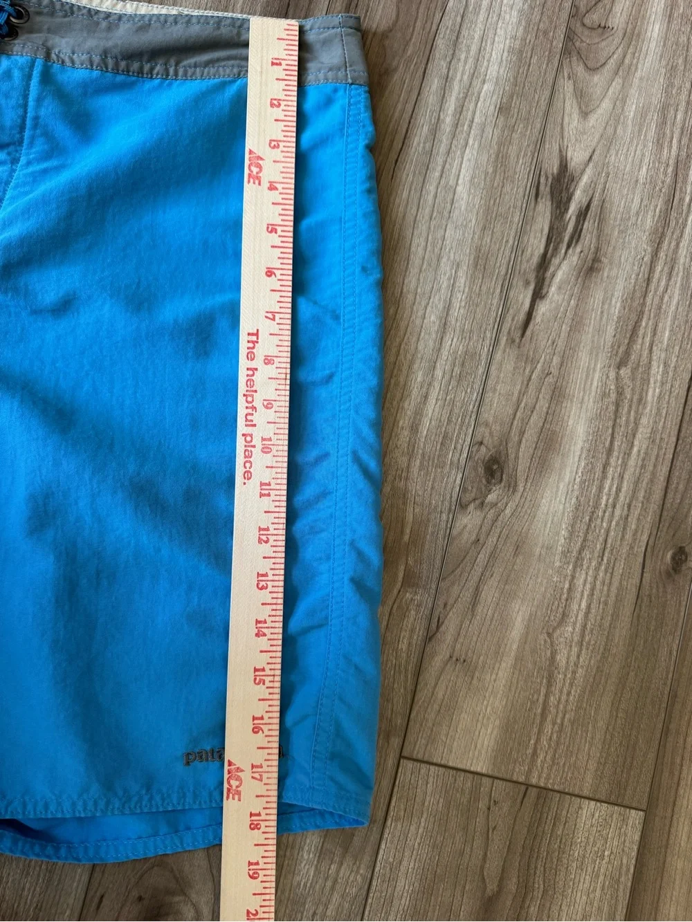 Patagonia® Men’s Wavefarer® Boardshorts 19'' Style #86622 Swim Trunks Blue Sz 33